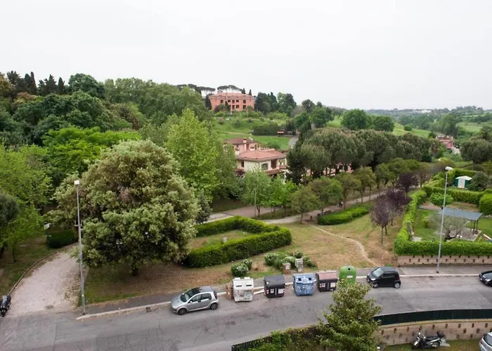 La Terrazza Sul Parco ,8 Guests, 3 Bedrooms, Huge Terrace & Free Parking Apartment *