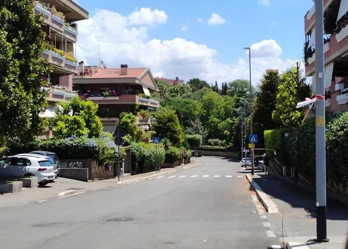 Apartment La Terrazza Sul Parco ,8 Guests, 3 Bedrooms, Huge Terrace & Free Parking Rom