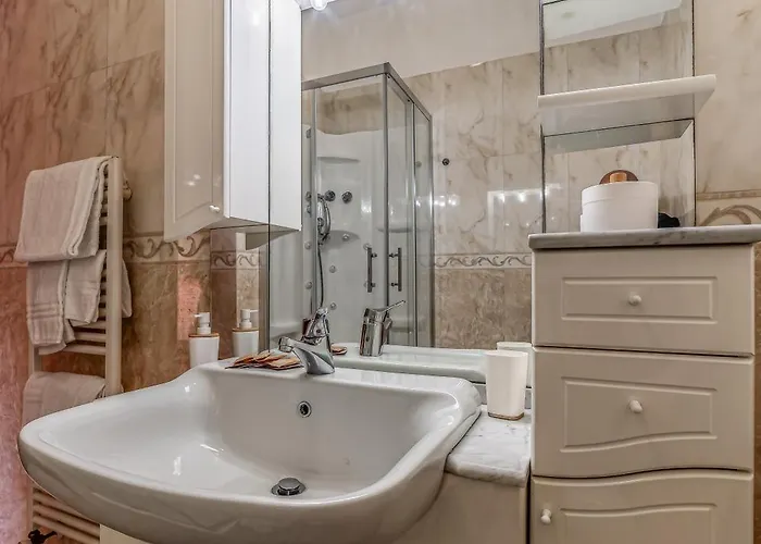 La Terrazza Sul Parco ,8 Guests, 3 Bedrooms, Huge Terrace&free Parking Roma