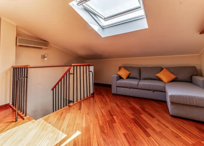 Apartment La Terrazza Sul Parco ,8 Guests, 3 Bedrooms, Huge Terrace & Free Parking Rom