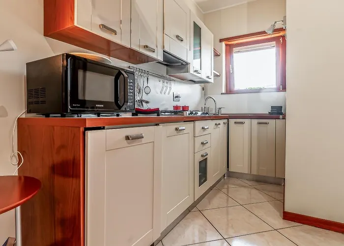 La Terrazza Sul Parco ,8 Guests, 3 Bedrooms, Huge Terrace & Free Parking *