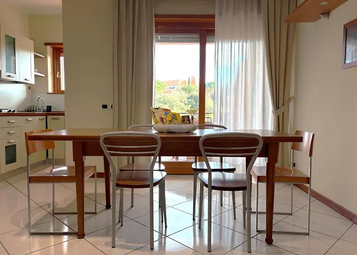 Apartment La Terrazza Sul Parco ,8 Guests, 3 Bedrooms, Huge Terrace & Free Parking *