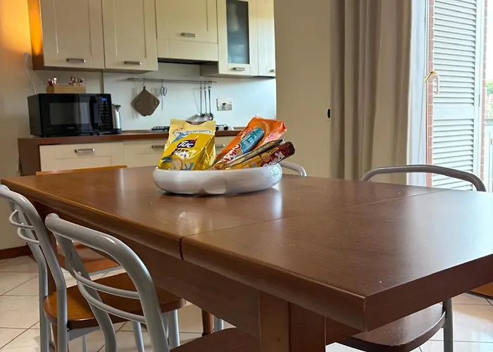 La Terrazza Sul Parco ,8 Guests, 3 Bedrooms, Huge Terrace & Free Parking Rom