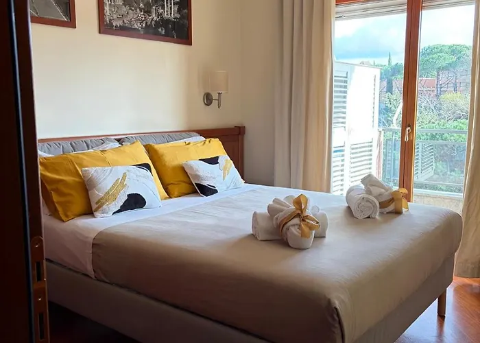 La Terrazza Sul Parco ,8 Guests, 3 Bedrooms, Huge Terrace & Free Parking * Rom